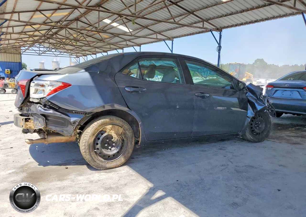 2017 Toyota Corolla Le VIN:5YFBURHE5HP723619 - 3