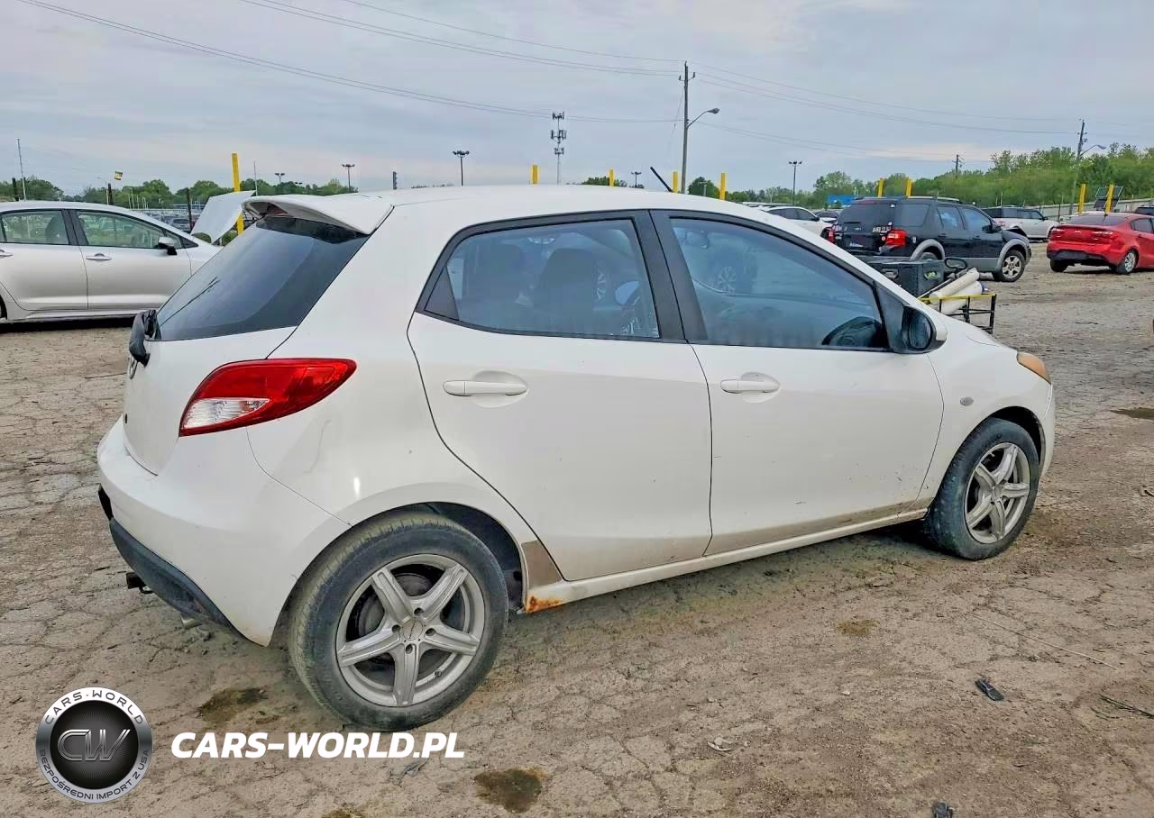 2011 Mazda Mazda 2 VIN:JM1DE1HYXB0109930 - 3