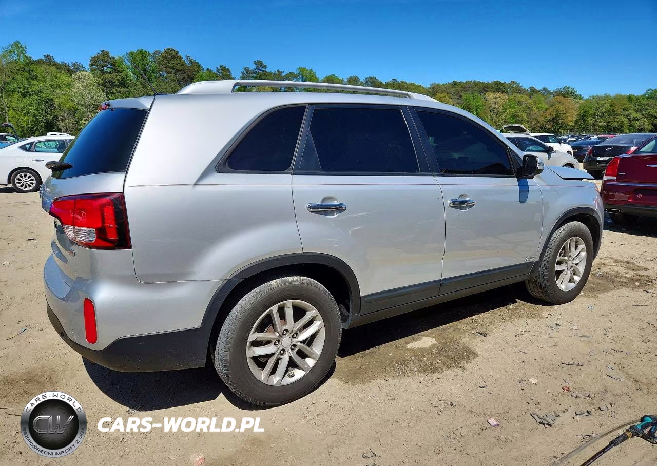 2015 Kia Sorento Lx VIN:5XYKTCA6XFG553942 - 3