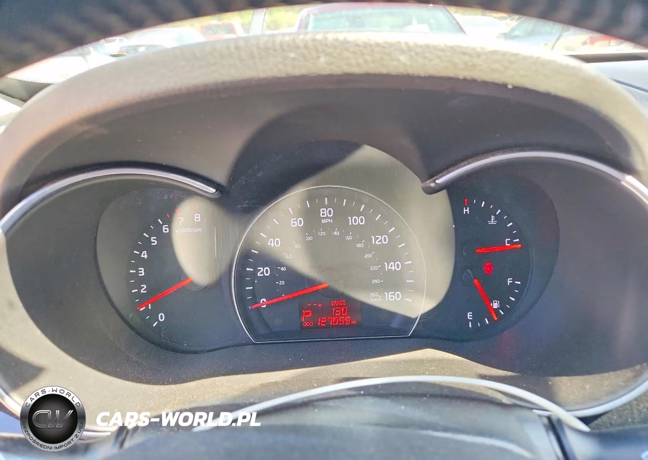 2015 Kia Sorento Lx VIN:5XYKTCA6XFG553942 - 9