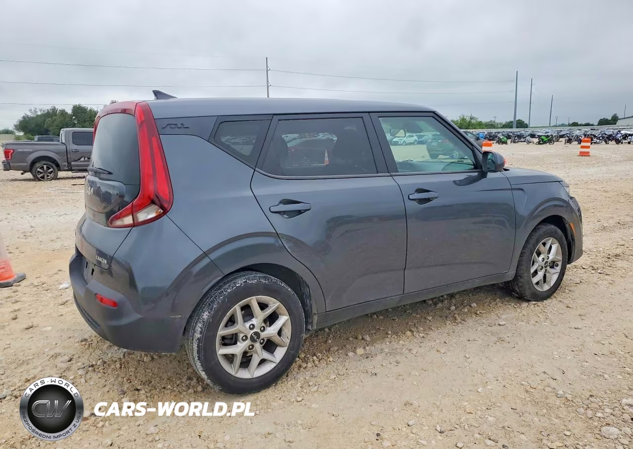 2022 Kia Soul Lx VIN:KNDJ23AU6N7827114 - 3