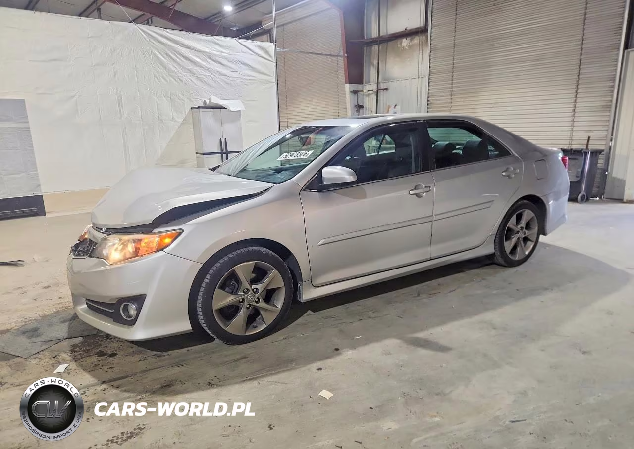 2014 Toyota Camry Se V6 – zdjęcie 1 z 12