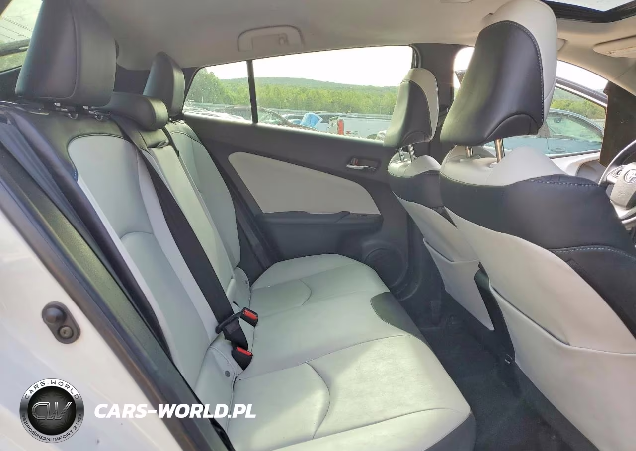 2017 Toyota Prius Four VIN:JTDKARFU8H3036713 - 10