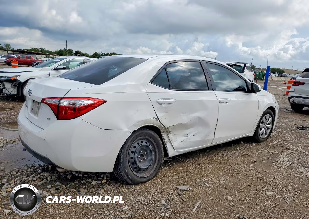 2015 Toyota Corolla Le VIN:2T1BURHEXFC444728 - 3