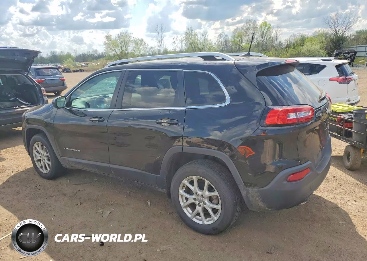 2017 Jeep Cherokee VIN:1C4PJLCB8HW619562 - 2