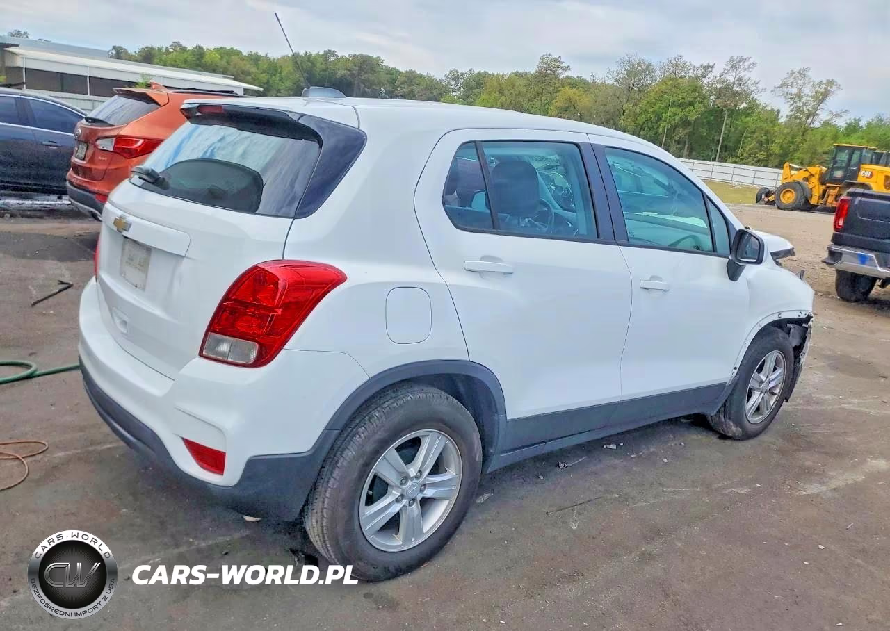 2019 Chevrolet Trax Ls VIN:3GNCJKSB1KL362193 - 3