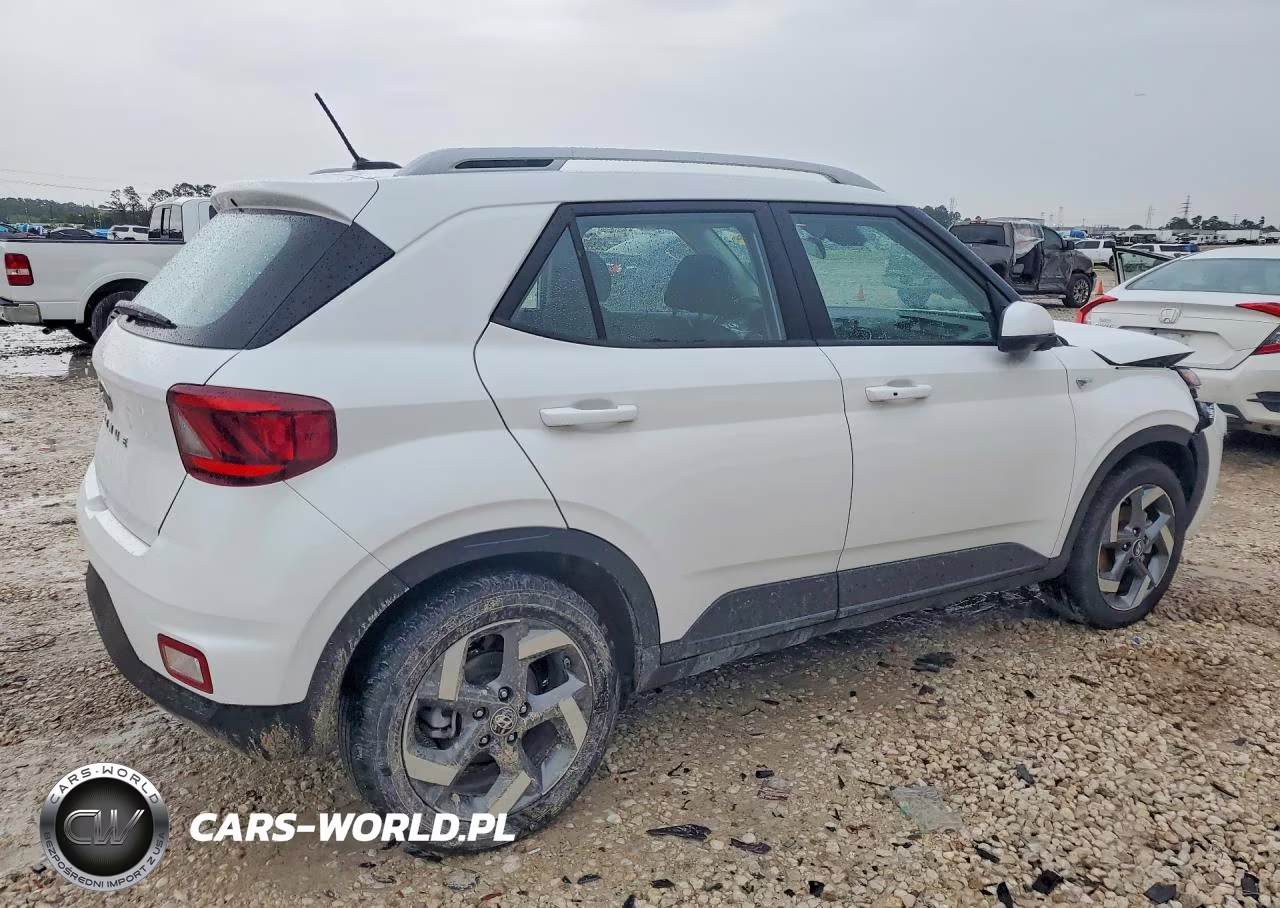 2025 Hyundai Venue Sel VIN:KMHRC8A31SU356163 - 3