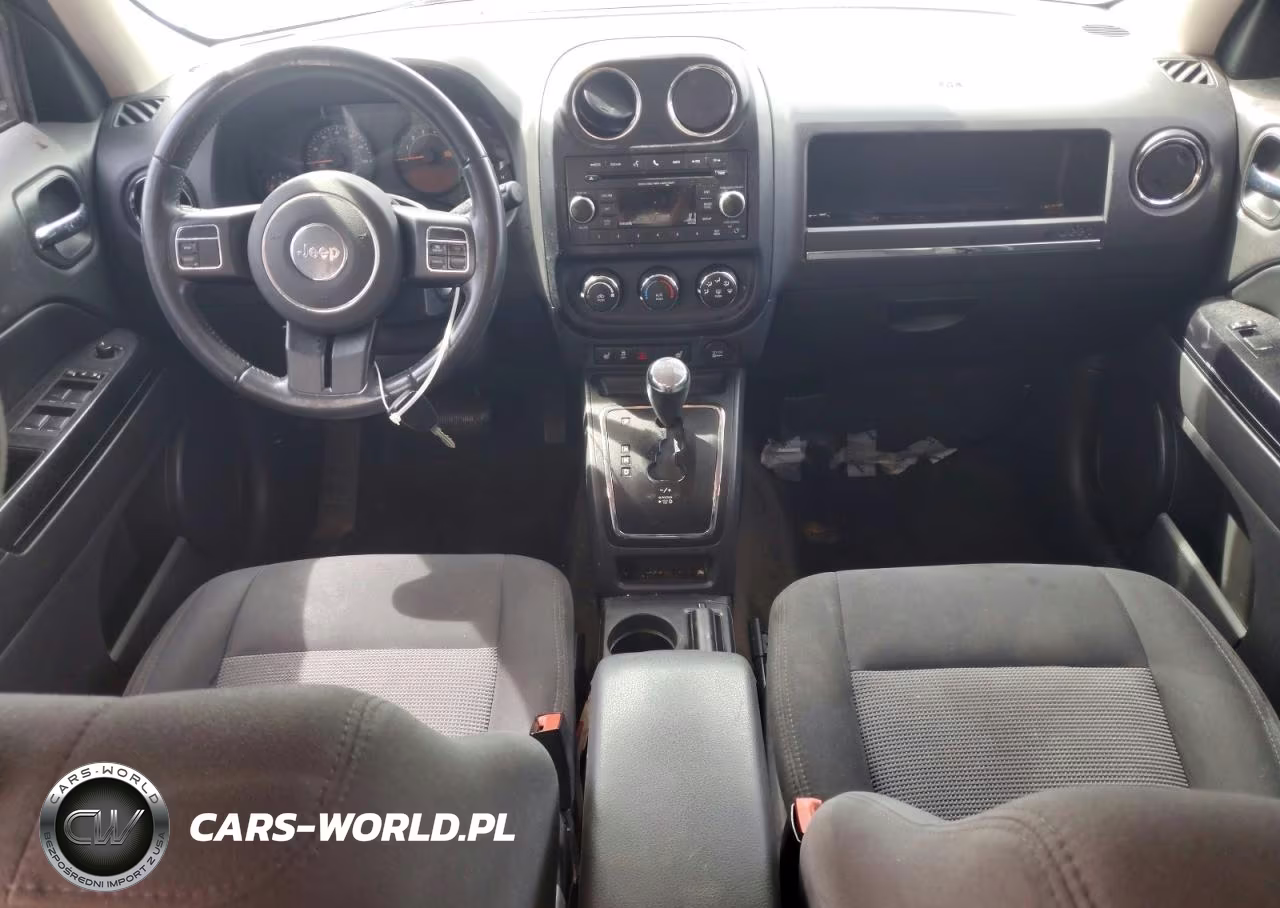2016 Jeep Patriot Latitude VIN:1C4NJPFB8GD526884 - 8