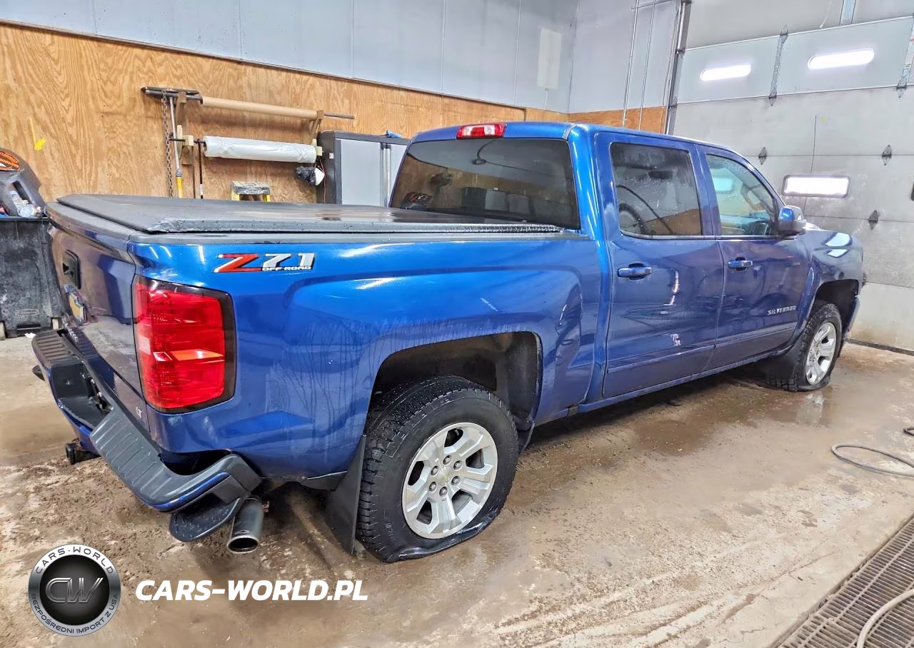 2018 Chevrolet Silverado K1500 Lt VIN:3GCUKREC3JG418763 - 3