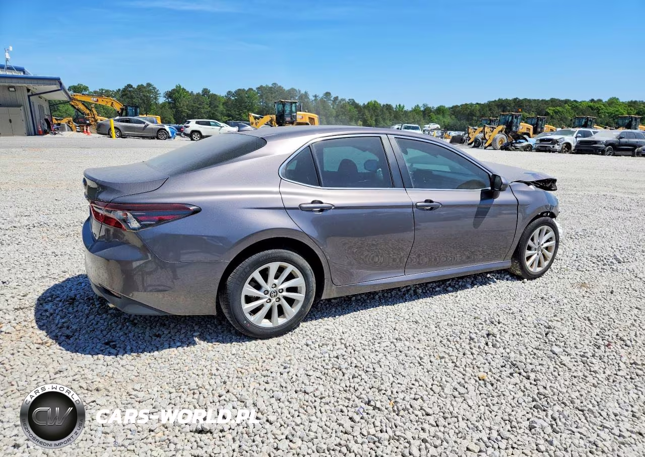2021 Toyota Camry Le VIN:4T1C11AK0MU613181 - 3