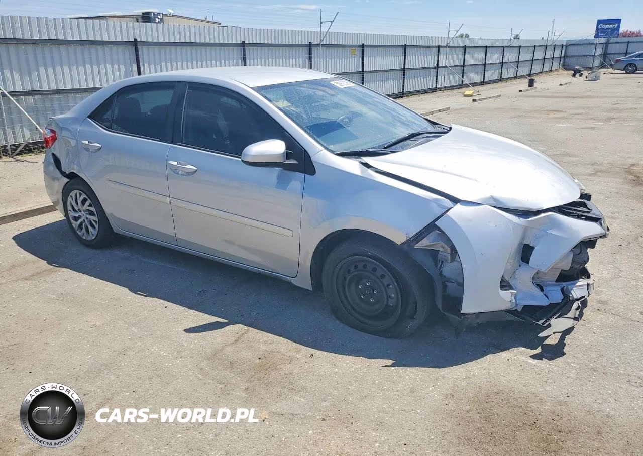 2018 Toyota Corolla Le VIN:2T1BURHE3JC062470 - 4