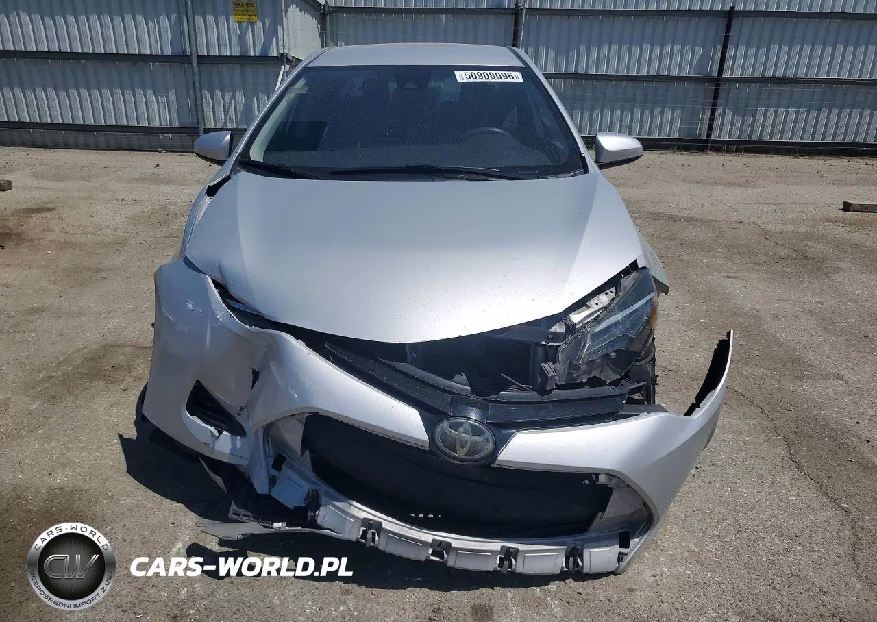 2018 Toyota Corolla Le VIN:2T1BURHE3JC062470 - 5