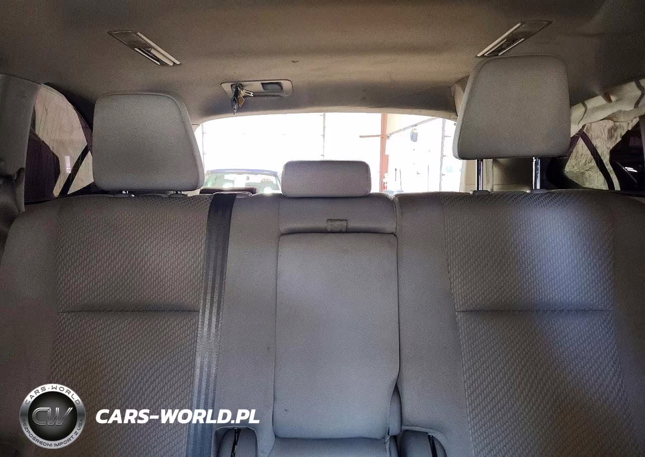 2015 Toyota Highlander Le VIN:5TDBKRFH5FS143018 - 10