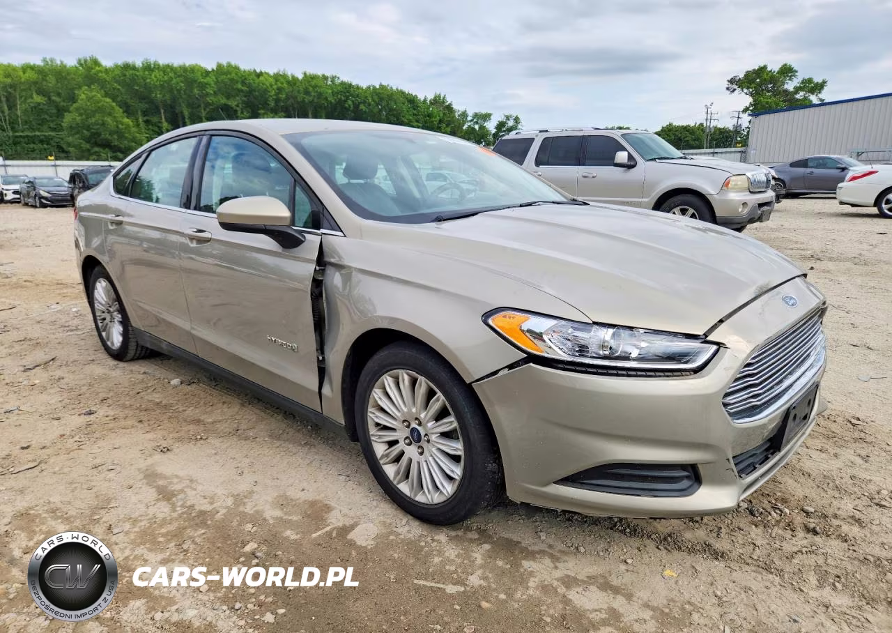2015 Ford Fusion S Hybrid VIN:3FA6P0UU5FR178438 - 4