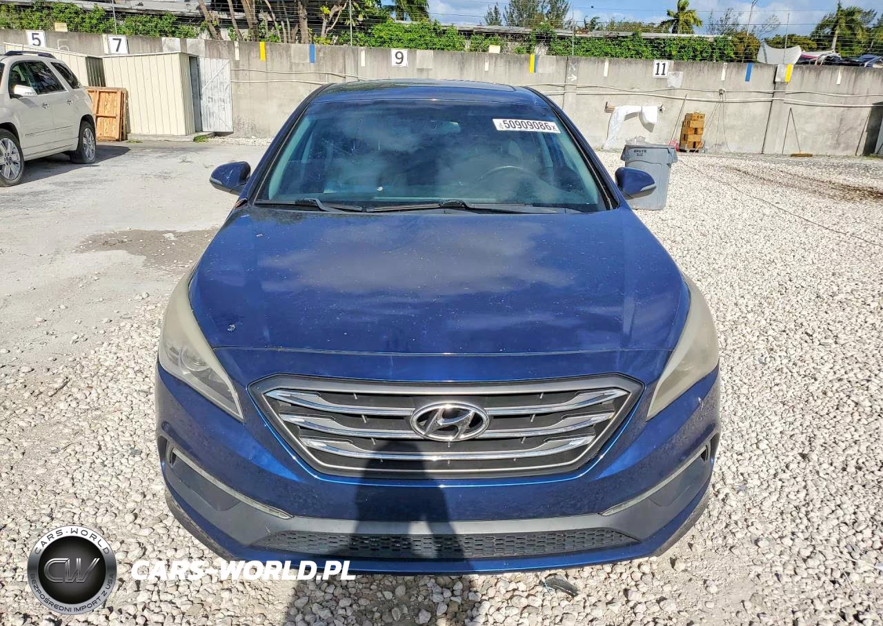 2017 Hyundai Sonata Sport VIN:5NPE34AF6HH510357 - 5