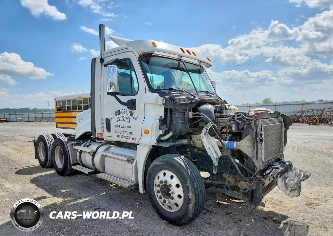 2011 Freightliner Cascadia Semi Truck