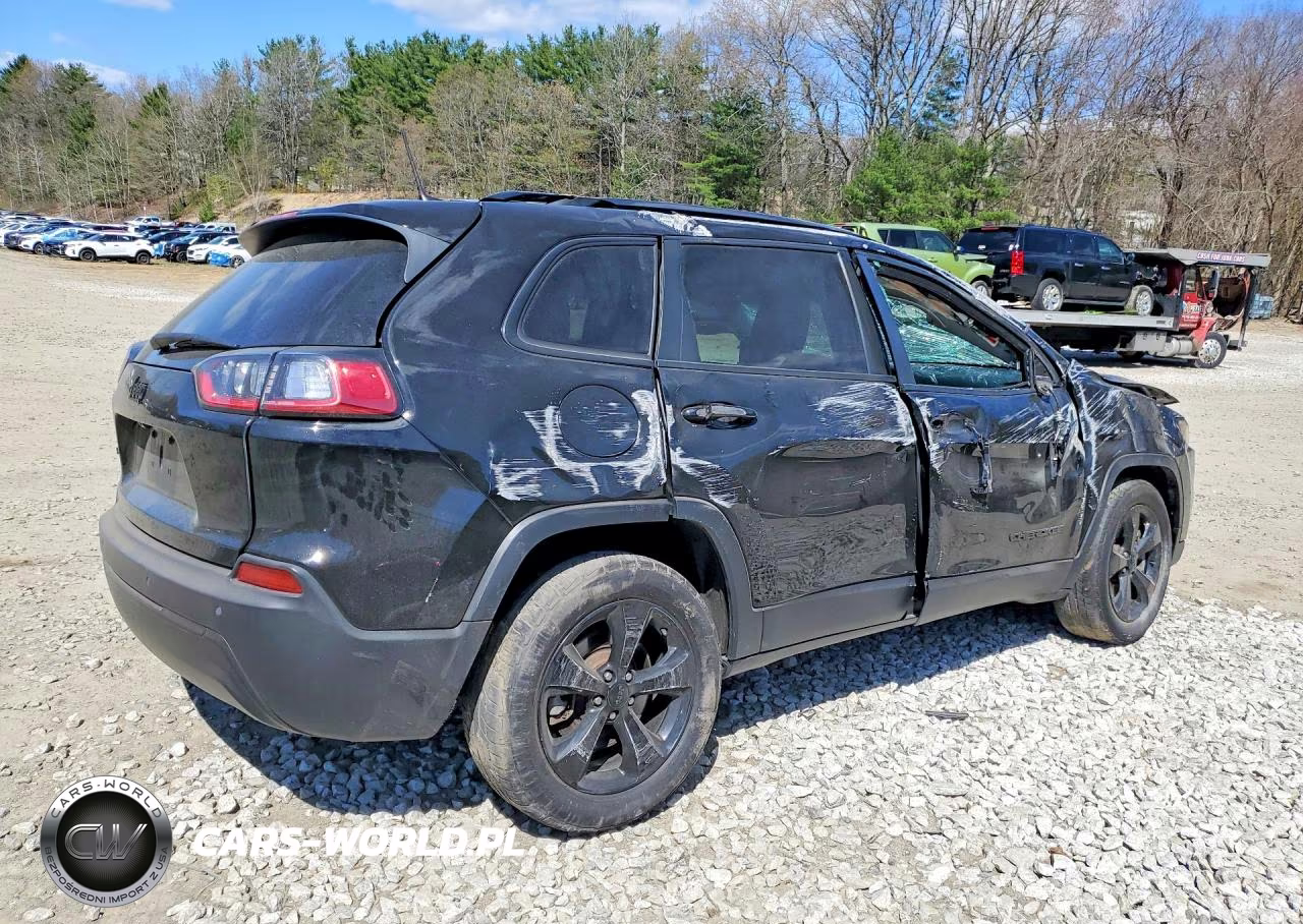 2021 Jeep Cherokee Latitude Plus VIN:1C4PJMLB4MD104571 - 3