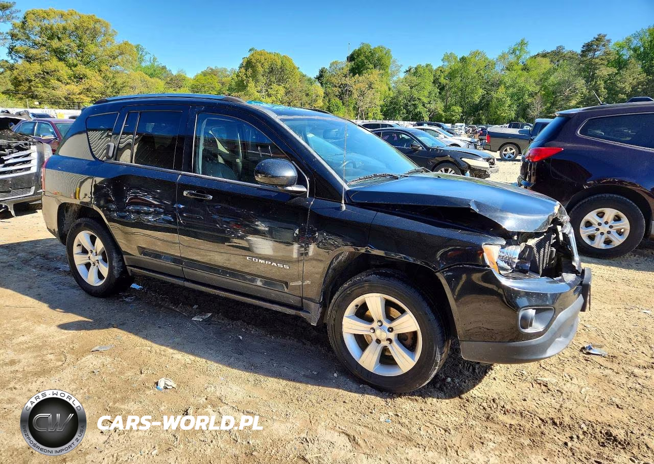 2014 Jeep Compass Latitude VIN:1C4NJDEB9ED816483 - 4