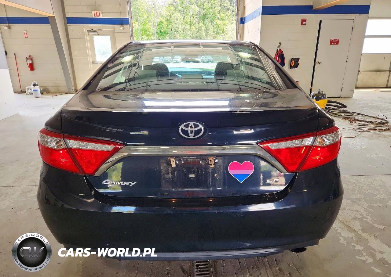 2017 Toyota Camry Se VIN:4T1BF1FK7HU697401 - 6