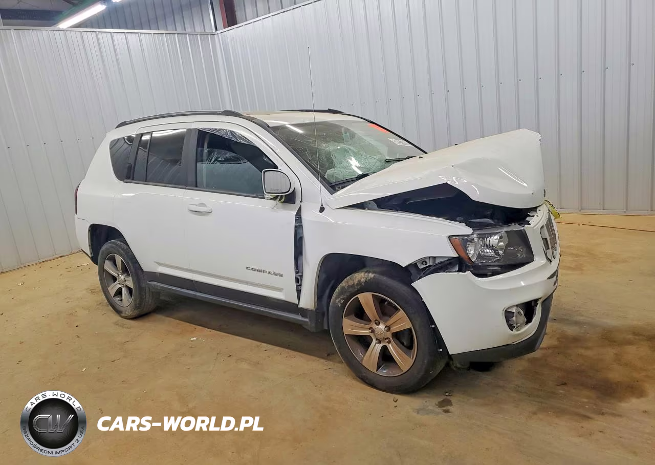 2017 Jeep Compass Latitude VIN:1C4NJCEB0HD212240 - 4