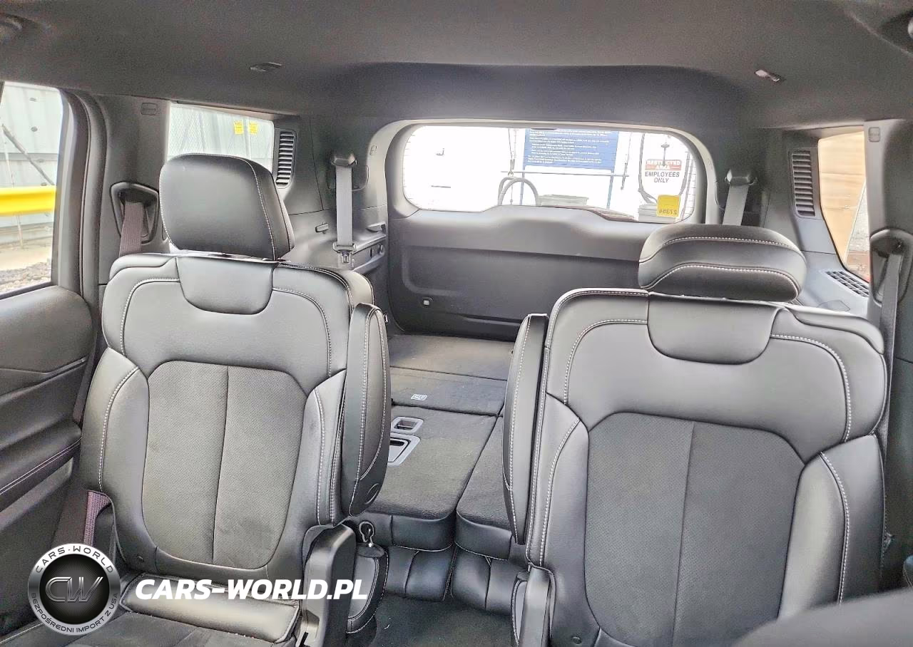 2025 Jeep Grand Cherokee L Laredo VIN:1C4RJKAG9S8630406 - 10