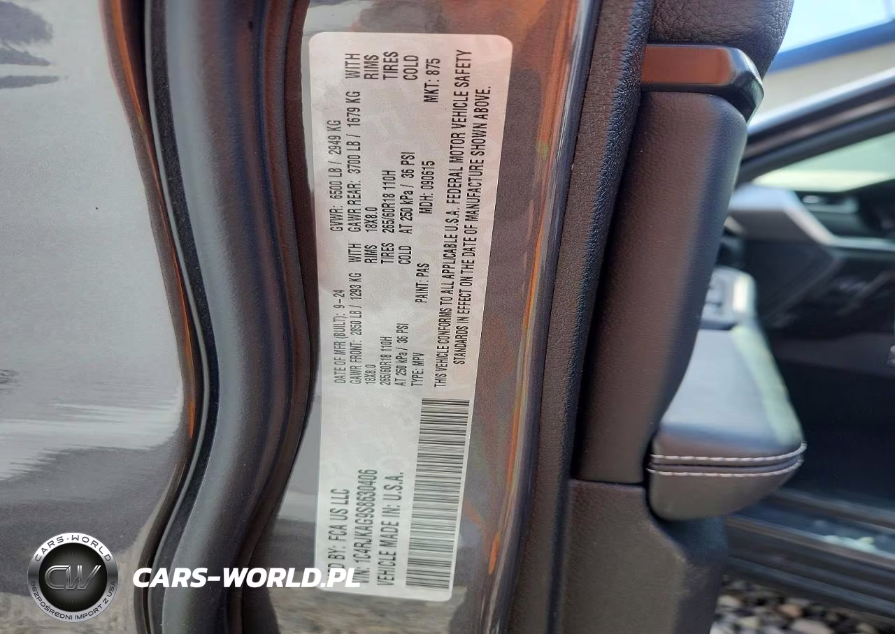 2025 Jeep Grand Cherokee L Laredo VIN:1C4RJKAG9S8630406 - 13