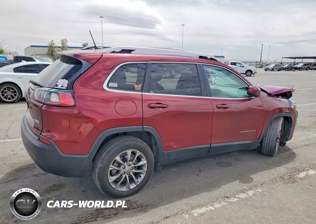 2019 Jeep Cherokee Latitude Plus VIN:1C4PJLLB2KD144848 - 3