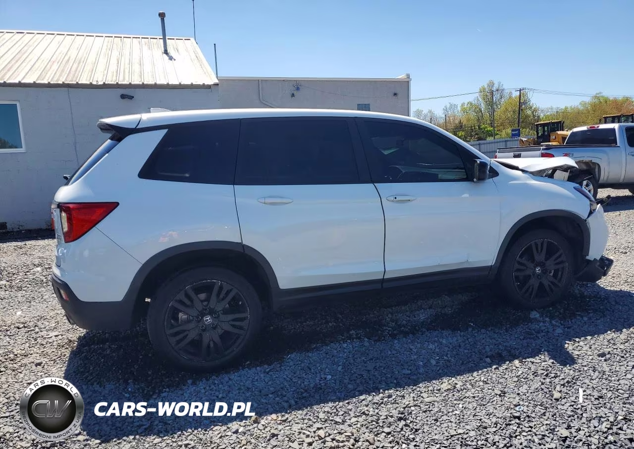 2021 Honda Passport Sport VIN:5FNYF8H29MB025265 - 3
