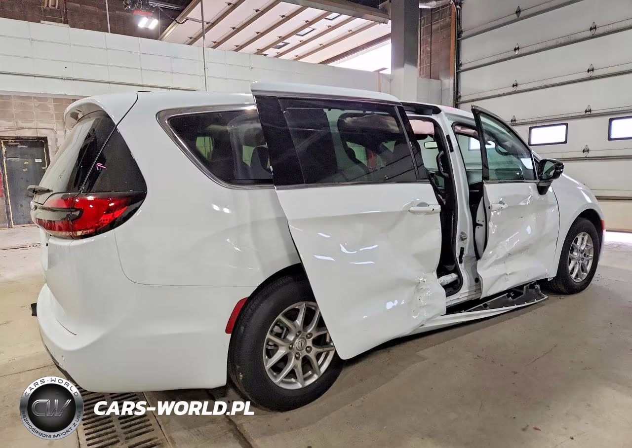 2026 Chrysler Pacifica Select VIN:2C4RC1BG9TR177820 - 3