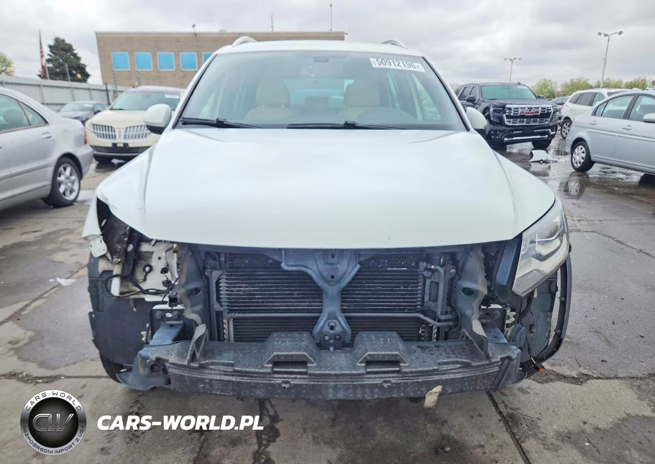 2015 Volkswagen Tiguan S VIN:WVGBV7AX2FW599404 - 5
