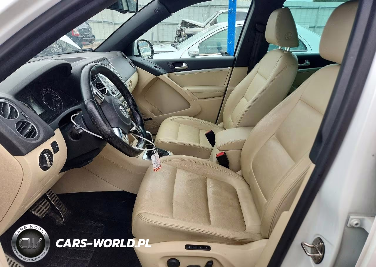 2015 Volkswagen Tiguan S VIN:WVGBV7AX2FW599404 - 7