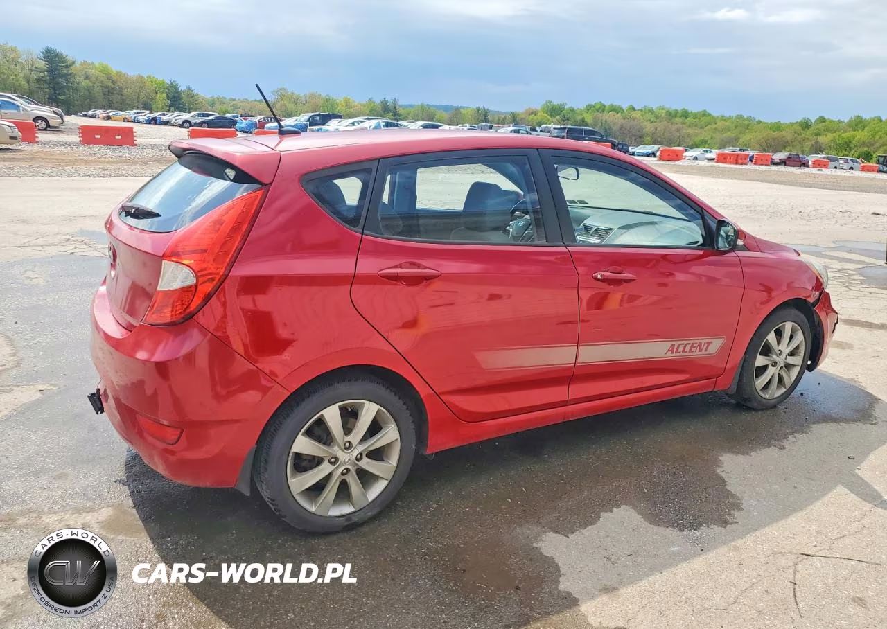 2013 Hyundai Accent Se VIN:KMHCU5AE5DU069351 - 3