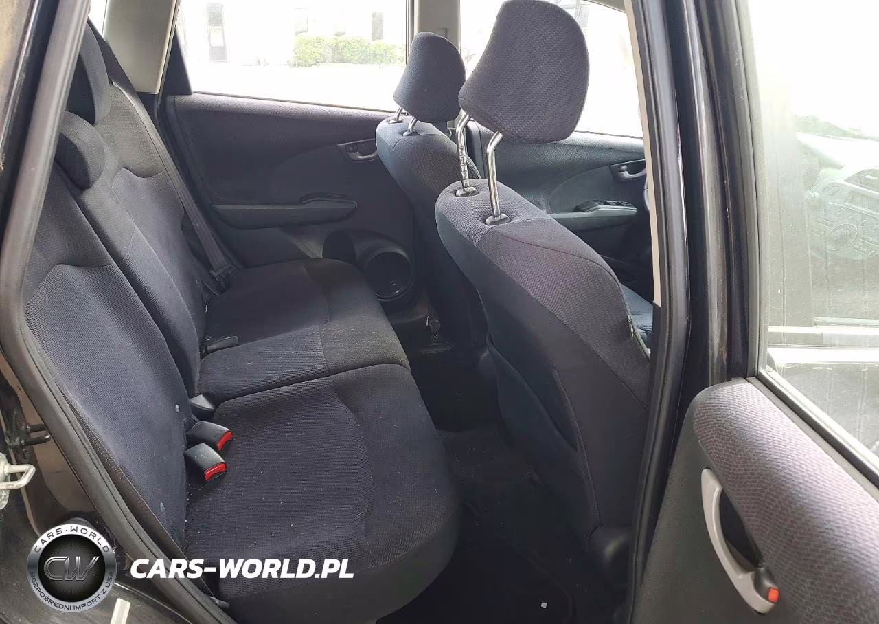 2012 Honda Fit Sport VIN:JHMGE8H59CC012115 - 10