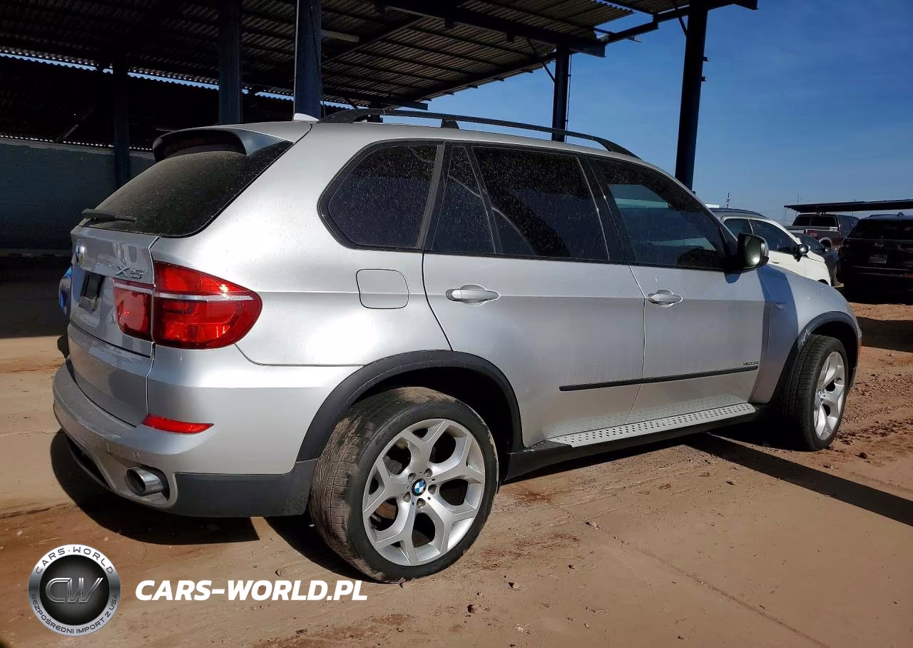 2013 BMW X5 xDrive35I VIN:5UXZV4C59D0E02713 - 3