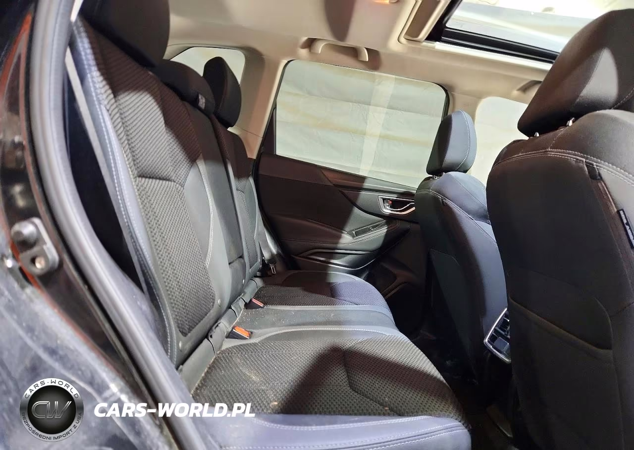 2019 Subaru Forester Premium VIN:JF2SKAEC6KH509804 - 10