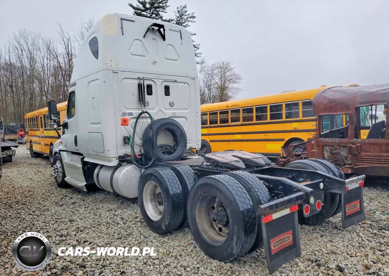 2014 Freightliner Cascadia Semi Truck VIN:1FUJGLD50ELFU2580 - 3