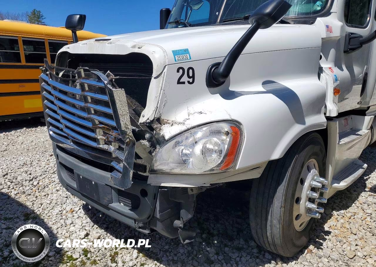 2014 Freightliner Cascadia Semi Truck VIN:1FUJGLD50ELFU2580 - 9