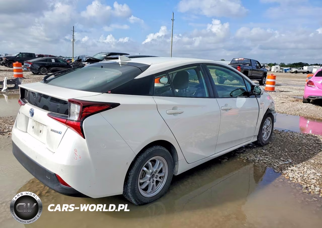 2020 Toyota Prius Le VIN:JTDKARFU1L3112216 - 3