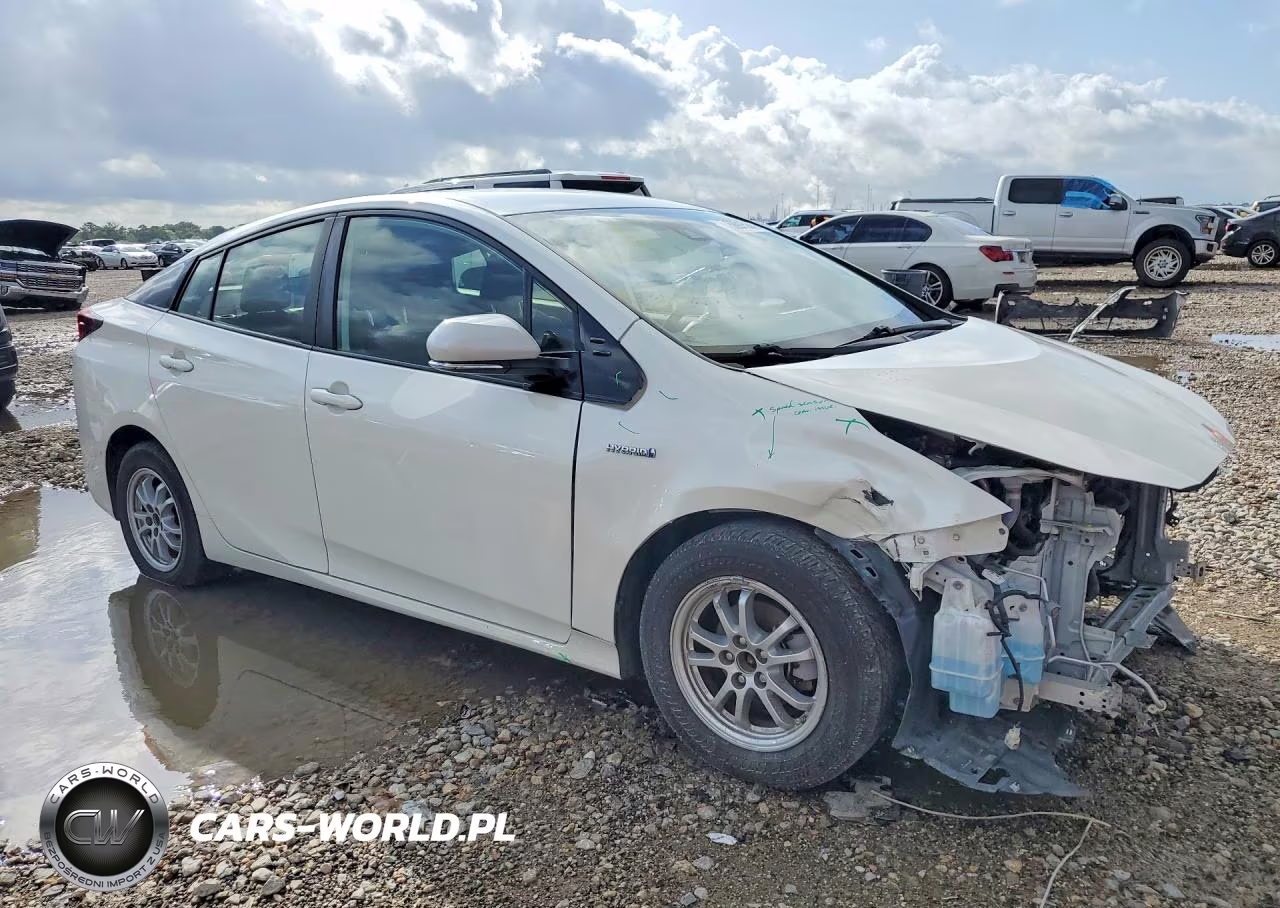 2020 Toyota Prius Le VIN:JTDKARFU1L3112216 - 4