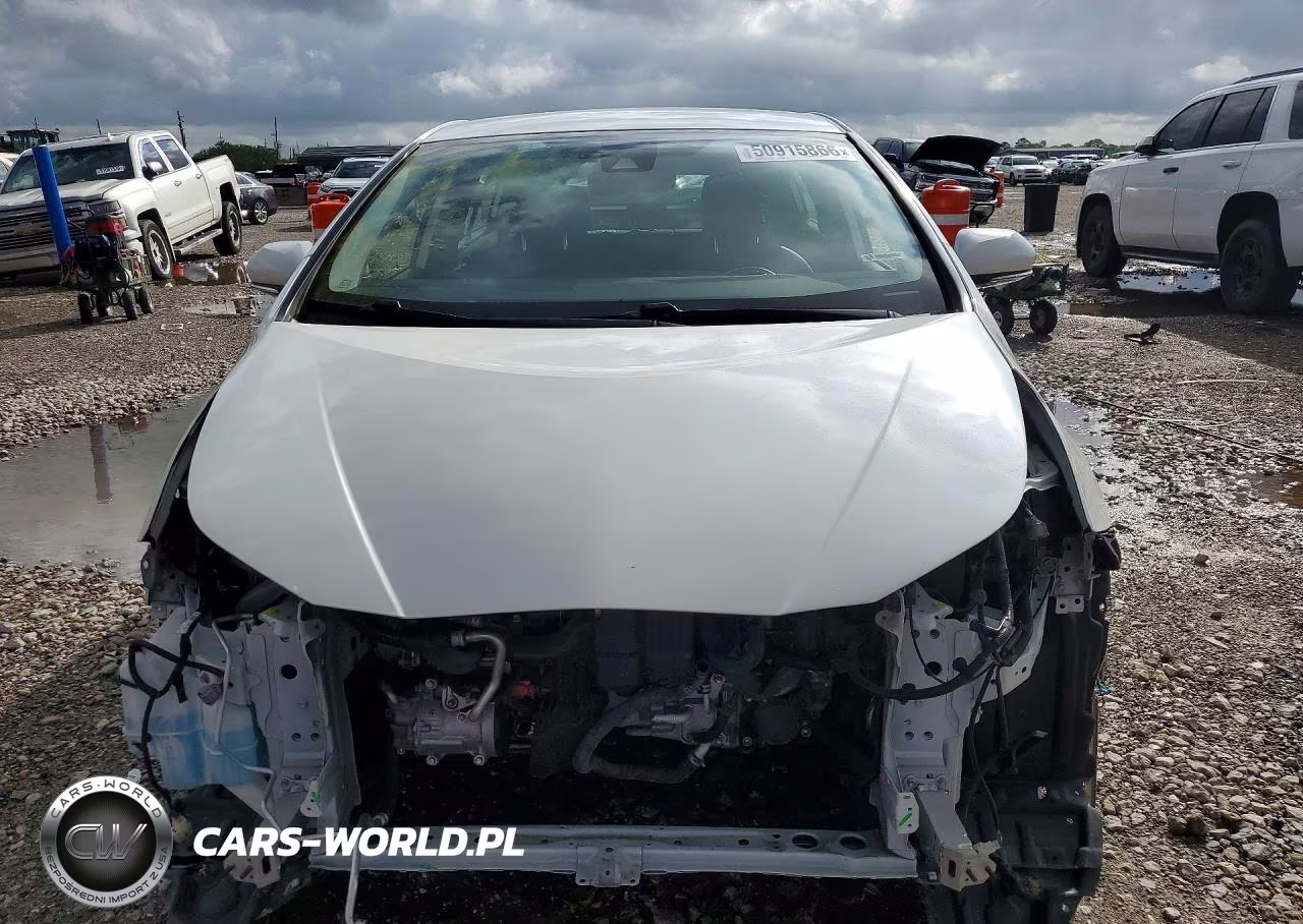 2020 Toyota Prius Le VIN:JTDKARFU1L3112216 - 5