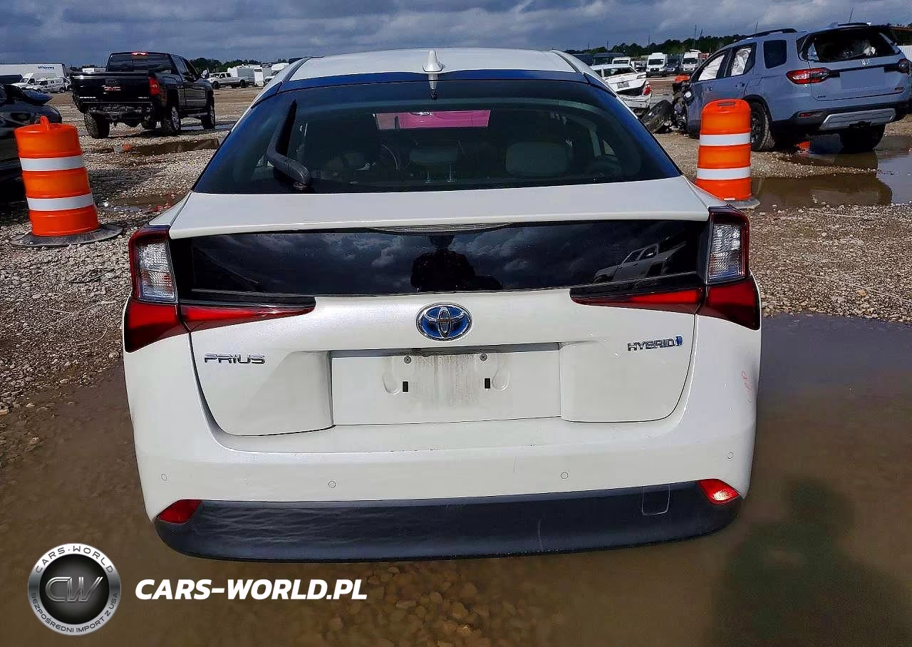 2020 Toyota Prius Le VIN:JTDKARFU1L3112216 - 6