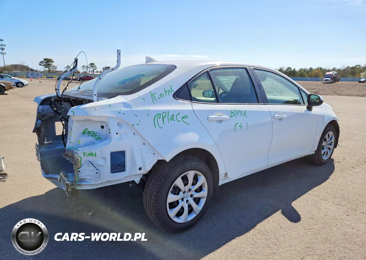 2026 Toyt Corolla VIN:JTDBCMFE5T3117330 - 3