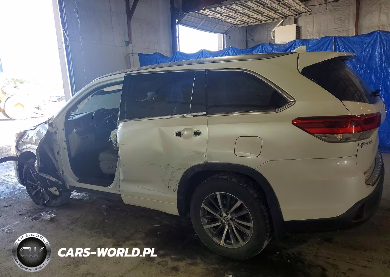 2018 Toyota Highlander Xle VIN:5TDJZRFH2JS541951 - 2