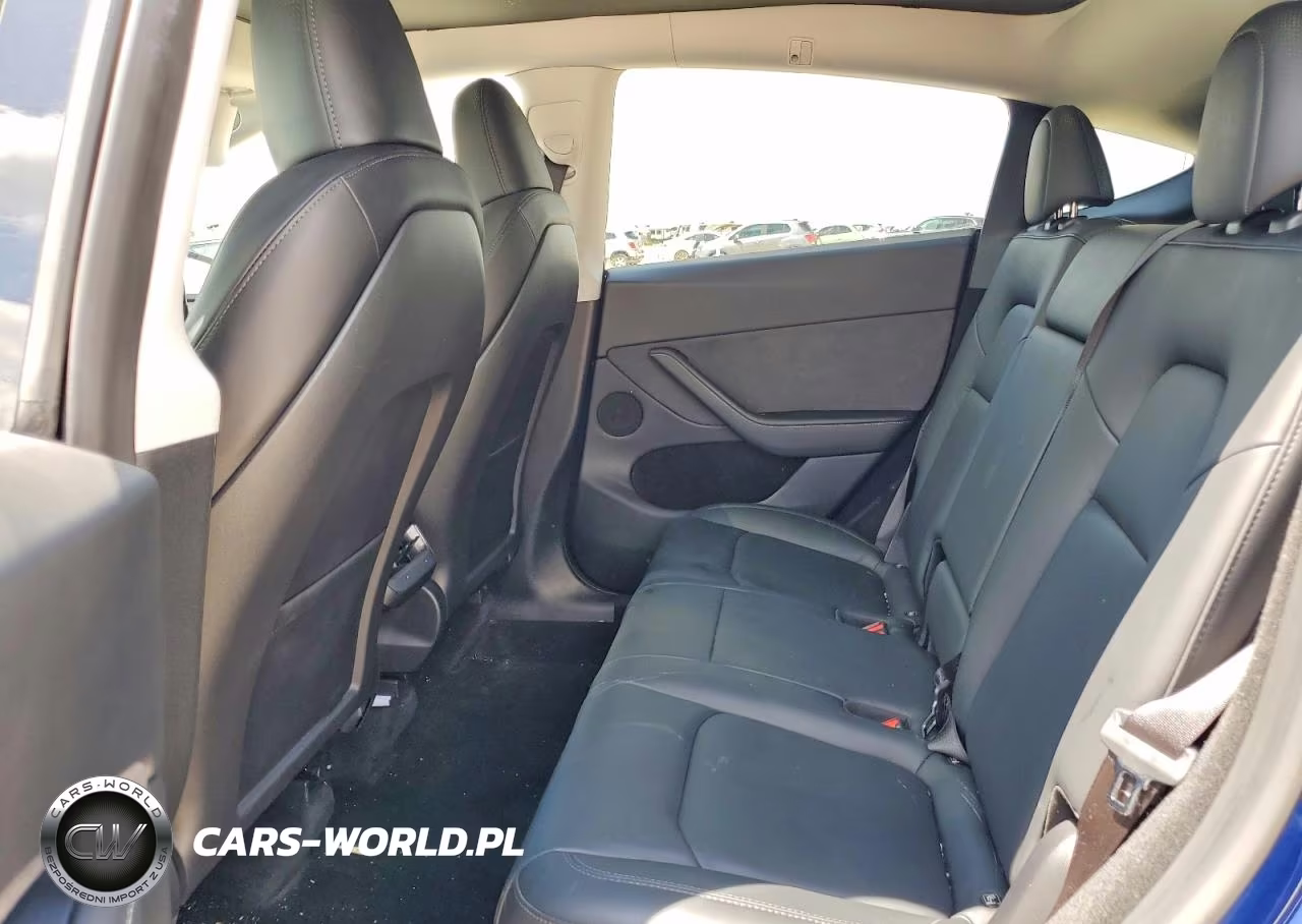 2023 Tesla Model Y VIN:7SAYGDEEXPA136867 - 10