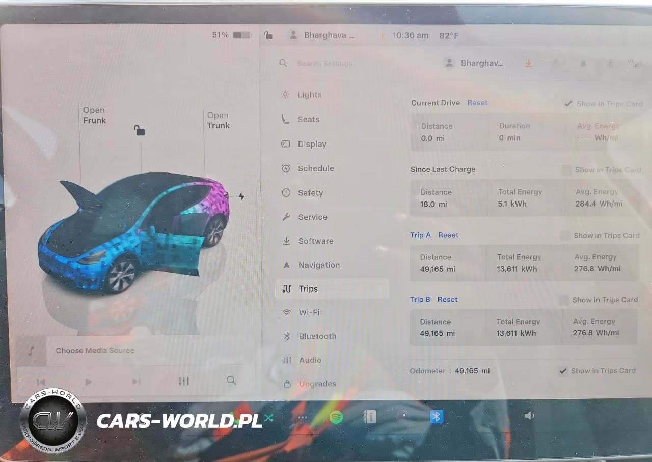 2023 Tesla Model Y VIN:7SAYGDEEXPA136867 - 9
