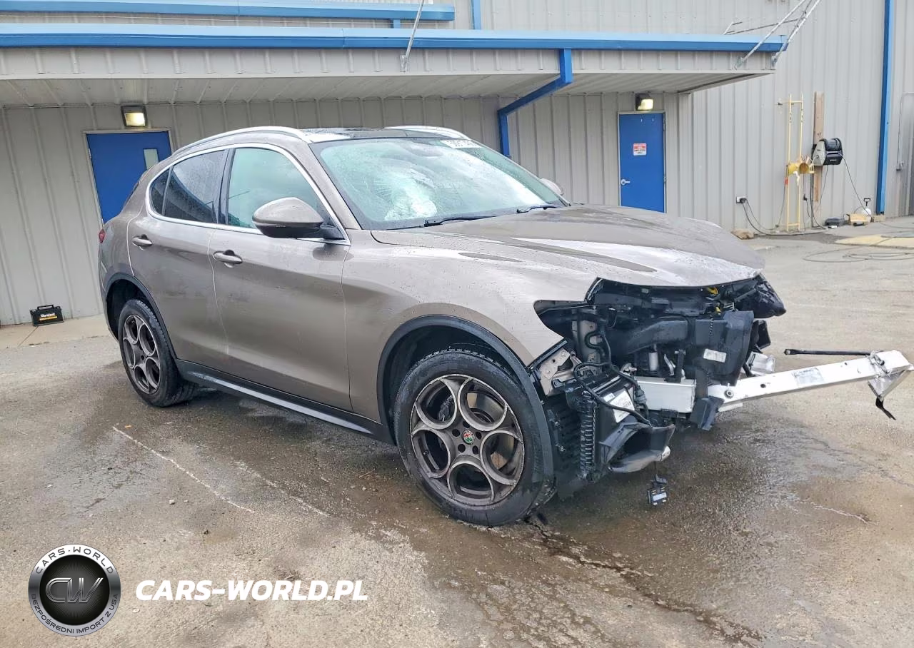 2019 Alfa Romeo Stelvio Ti VIN:ZASPAKBN5K7C45149 - 4