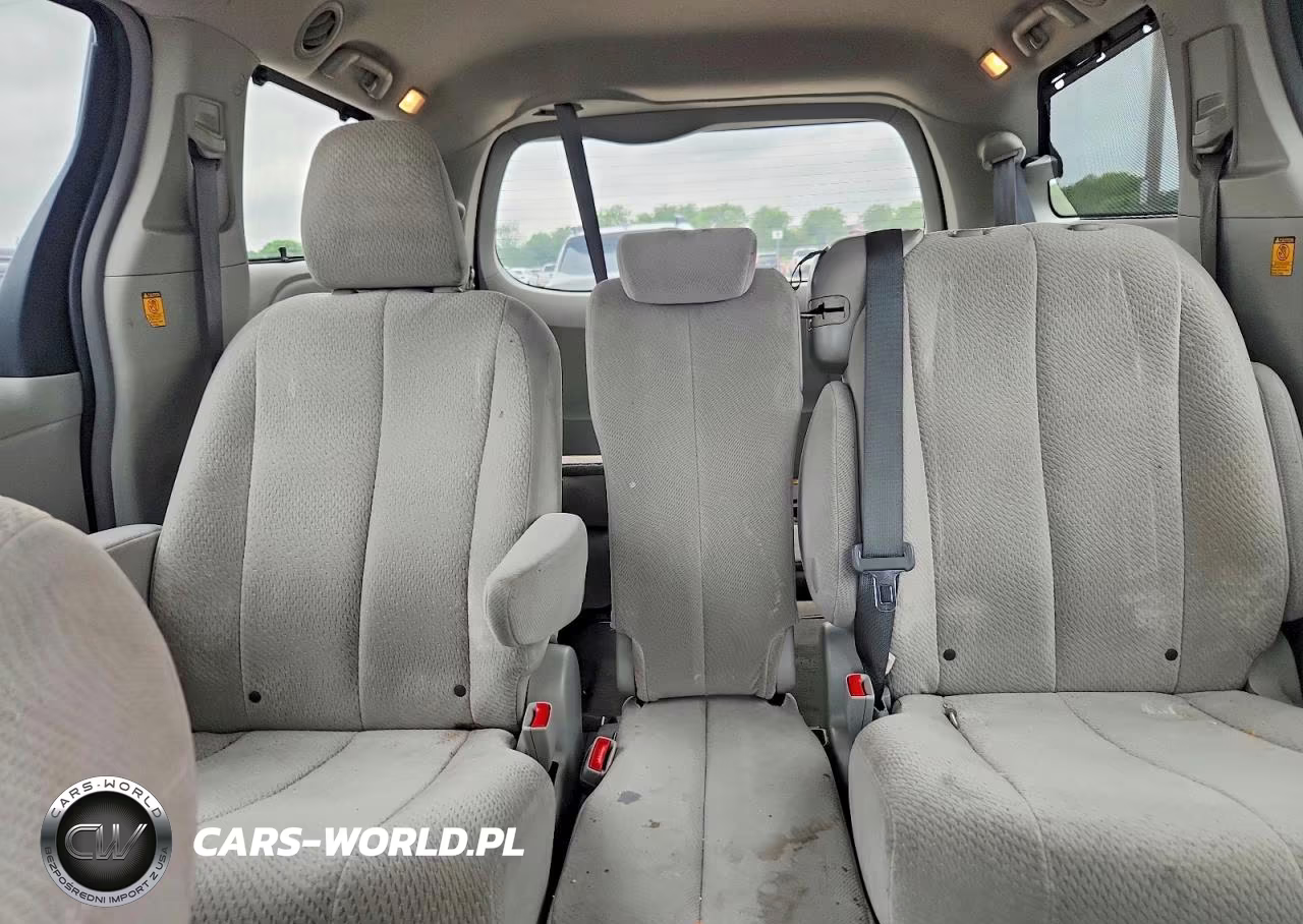 2013 Toyota Sienna Le VIN:5TDKK3DC9DS379737 - 10