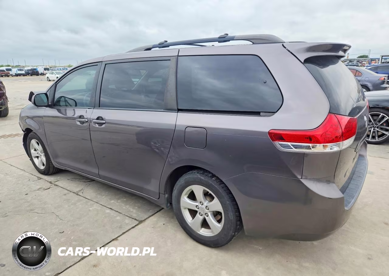 2013 Toyota Sienna Le VIN:5TDKK3DC9DS379737 - 2