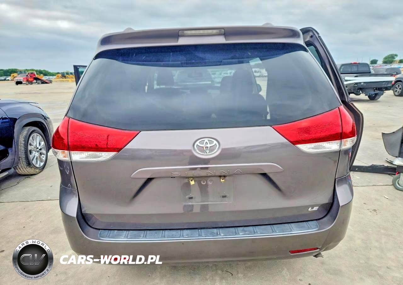 2013 Toyota Sienna Le VIN:5TDKK3DC9DS379737 - 6