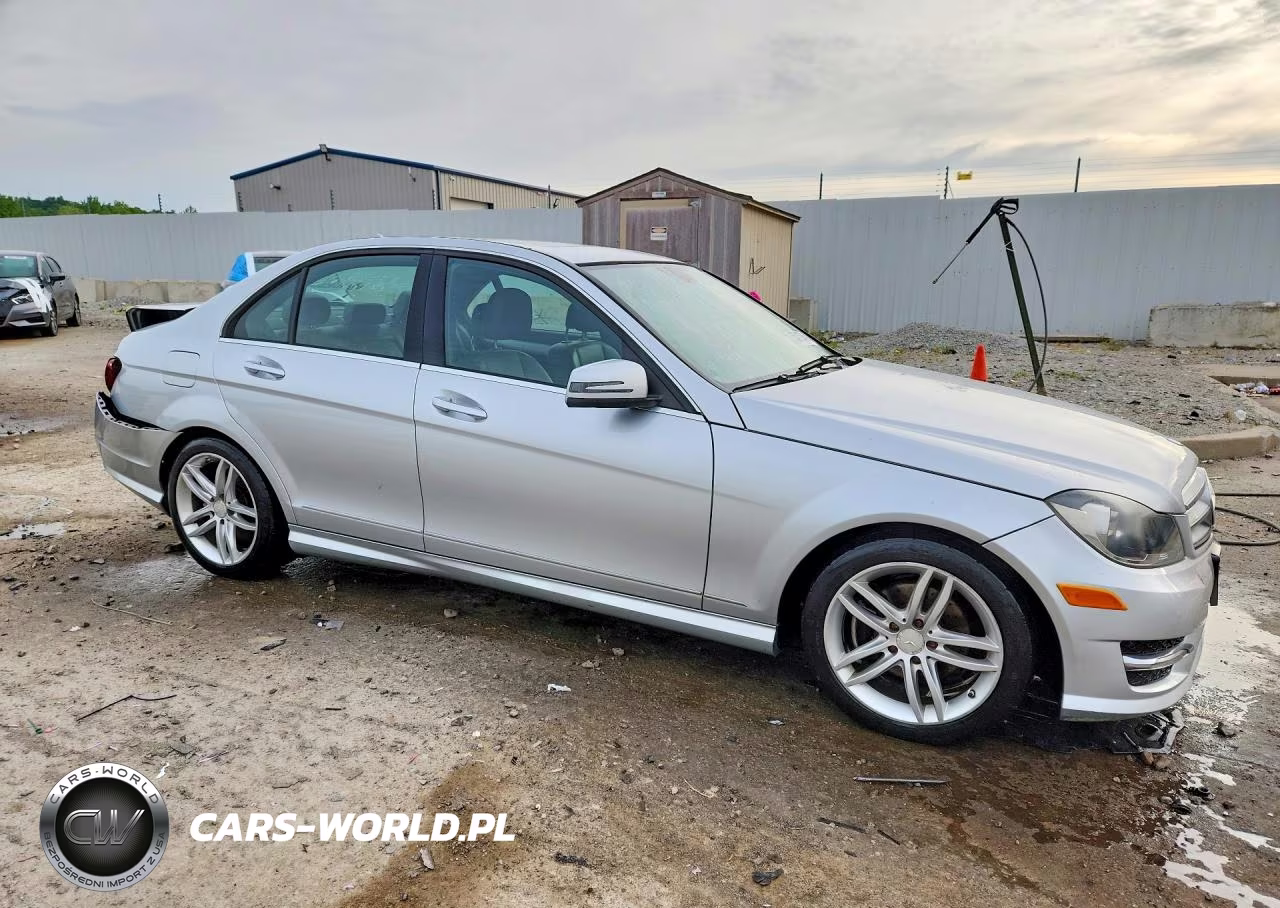 2013 Mercedes-Benz C 250 VIN:WDDGF4HB1DA786620 - 4